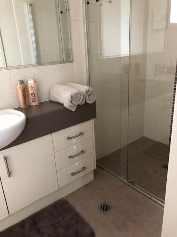 Central Executive 3Br Townhouse 50M To Dean Street 앨버리 외부 사진