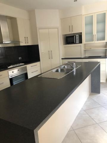 Central Executive 3Br Townhouse 50M To Dean Street 앨버리 외부 사진